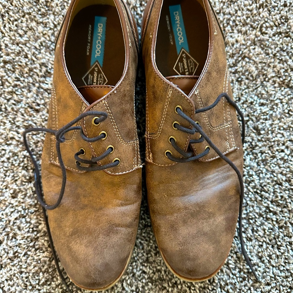 Men’s dress shoes